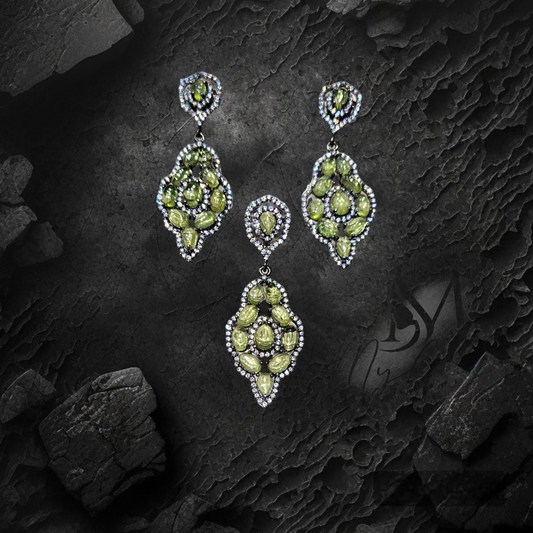 'KUSHA' Statement Pendant Set